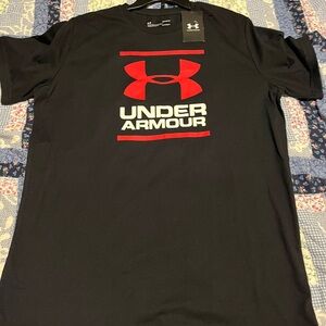 Men’s under armor shirt.